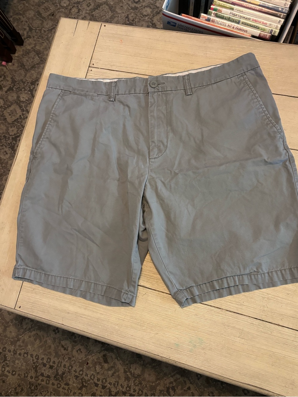 Old Navy Slim Fit Chino Shorts Gray Men’s Size 40 Flat Front Casual